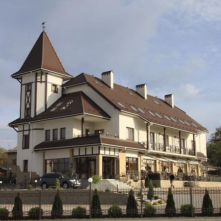 Status Hotel Malekhuv Buitenkant foto