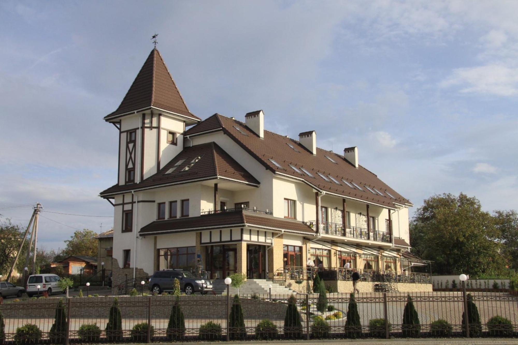 Status Hotel Malekhuv Buitenkant foto