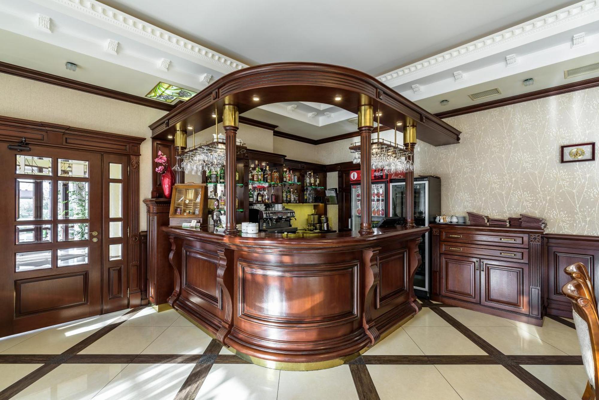 Status Hotel Malekhuv Buitenkant foto