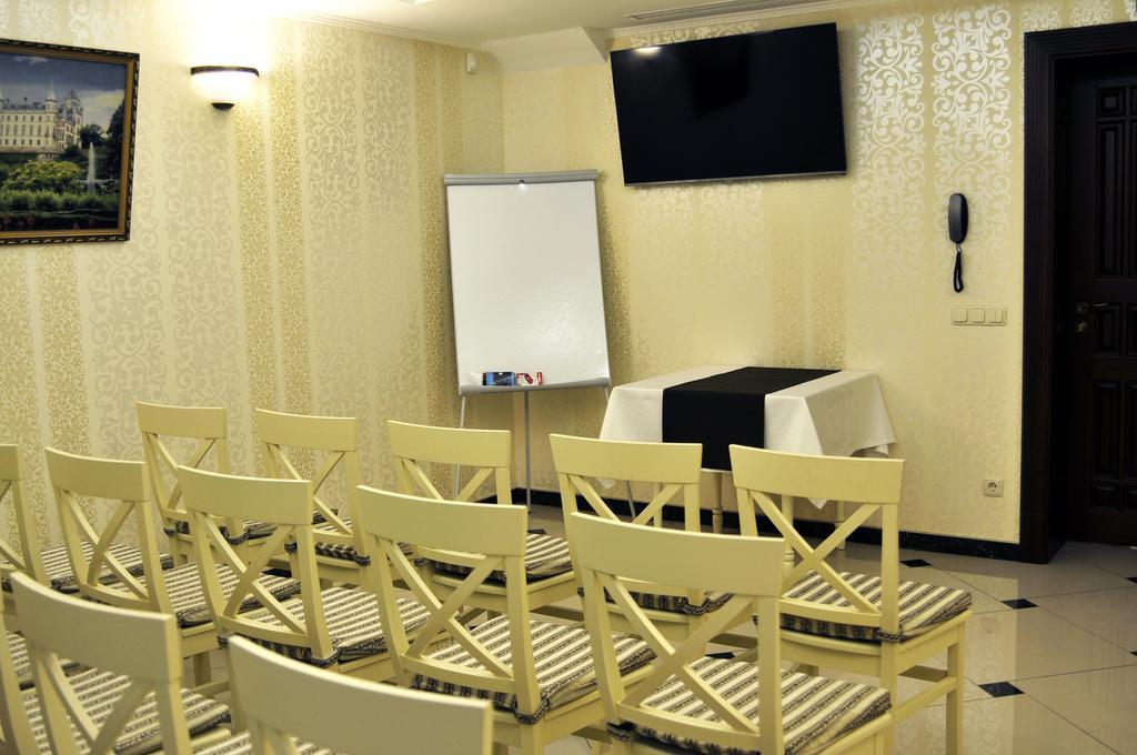 Status Hotel Malekhuv Buitenkant foto