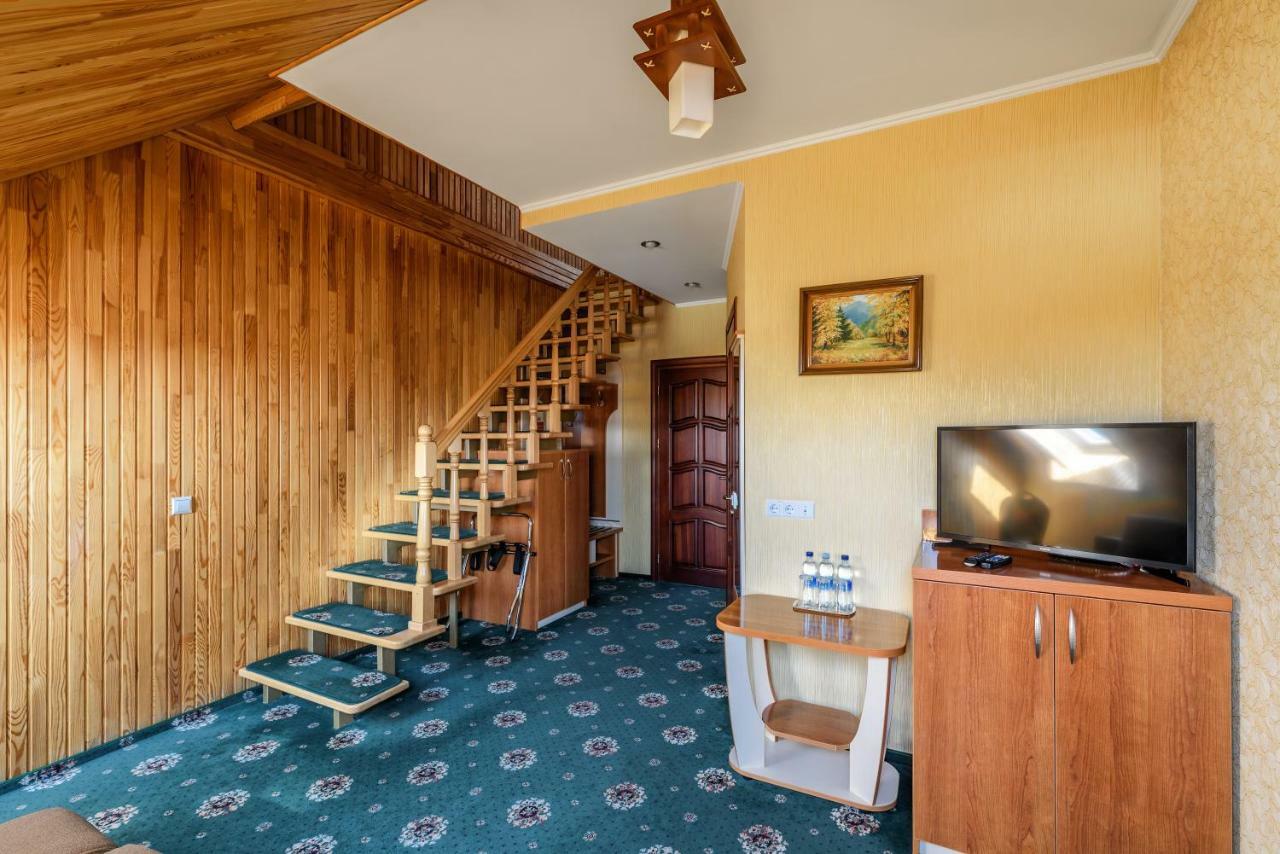 Status Hotel Malekhuv Buitenkant foto